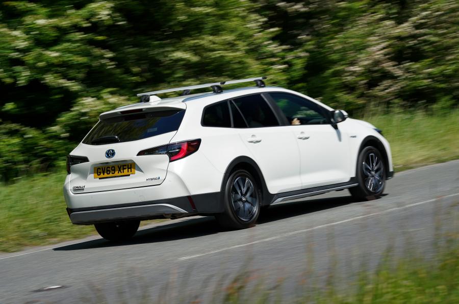  Toyota Corolla Trek Hybrid 2020 года  (UK) (фото 13 из 40)